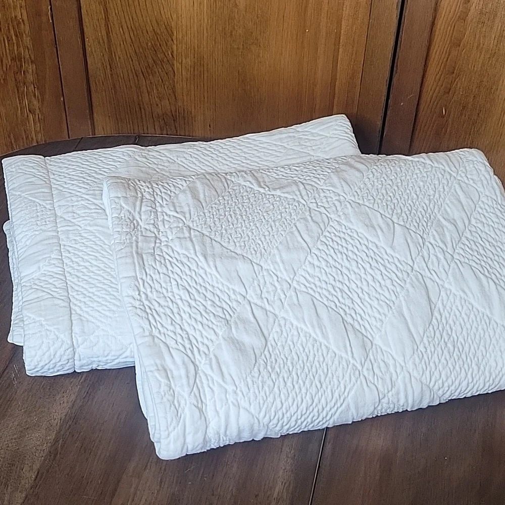 Pottery Barn Diamond Matelasse Quilted Euro Pillow Shams Set of 2